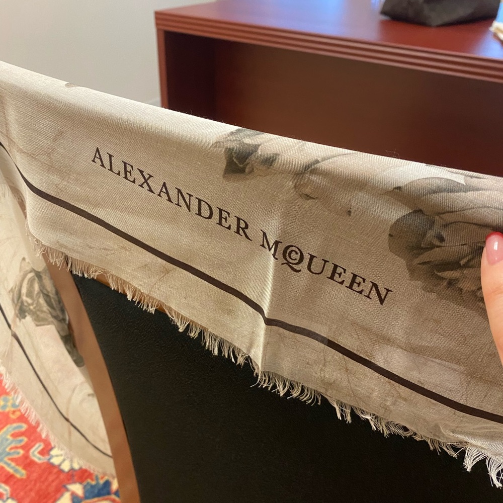 Alexander McQueen Creased Roses Scarf Ivory/Gray/Black/Lavender 2015 NWT IN BOX